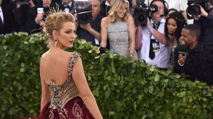 Blake Lively é fotografada no Met Gala